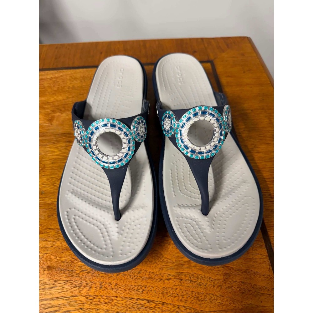 Crocs Sanrah Beaded Circle Wedge Sandals Navy Turquoise Womens 8 Flip Flops